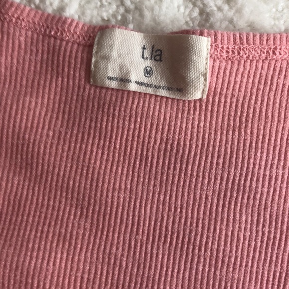 t.la sleeveless ribbed top - Picture 2 of 3